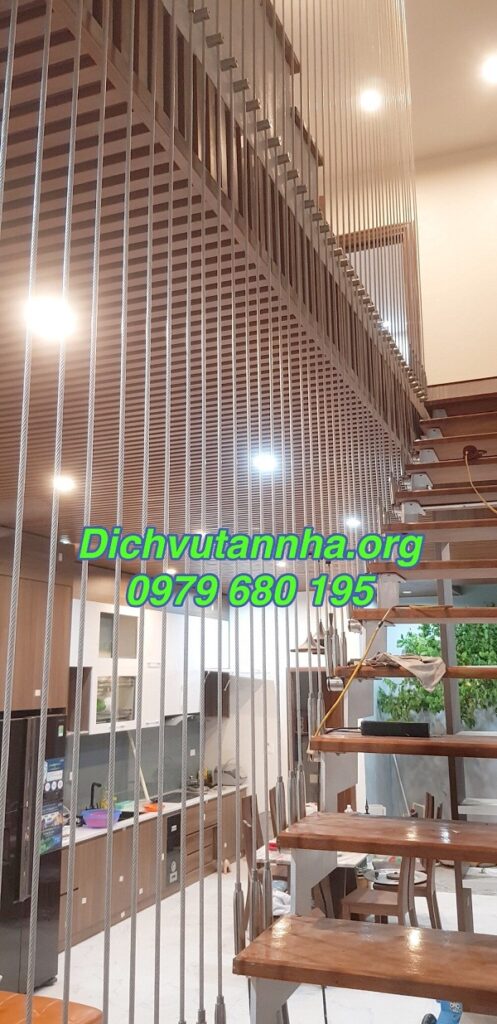 Lan can cầu thang xương cá bằng dây cáp