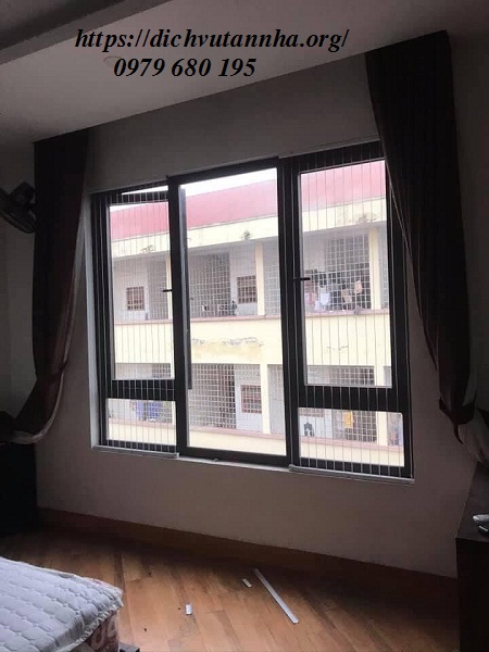 Lắp đặt lưới an toàn cửa sổ chung cư tại Long Biên