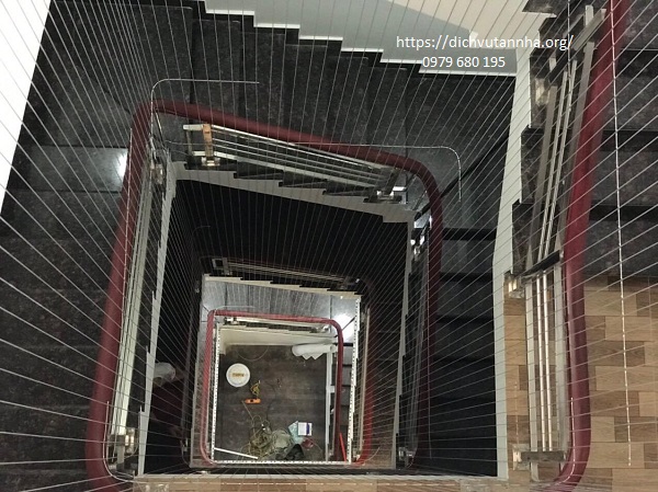 Lưới an toàn cầu thang giúp việc di chuyển lên xuống cầu thang được an toàn hơn
