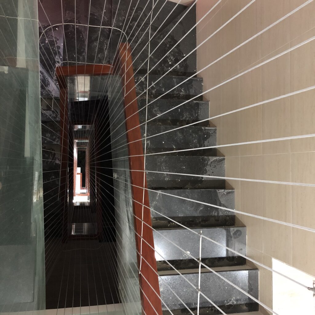 Lưới bảo vệ cầu thang